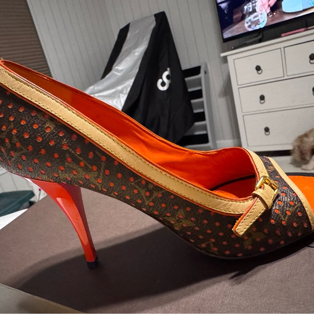 Louis Vuitton Orange and Brown Heels never worn